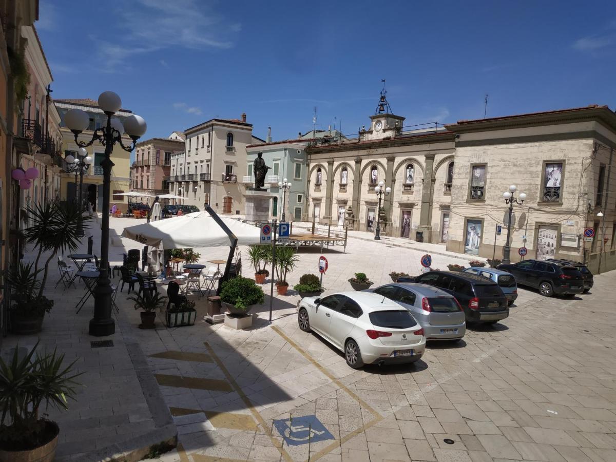 Bed And Breakfast In Piazza Orazio Venosa Exterior photo
